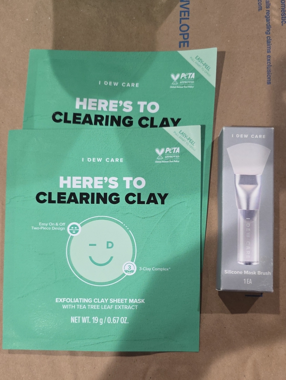I Dew Care Here's to Clearing Clay Exfoliating Sheet Mask - 2 Plus Mask Brush